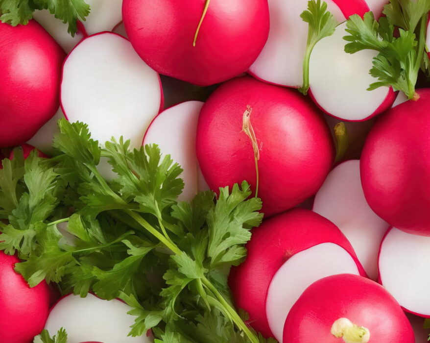 Bowl de rabanitos cortados